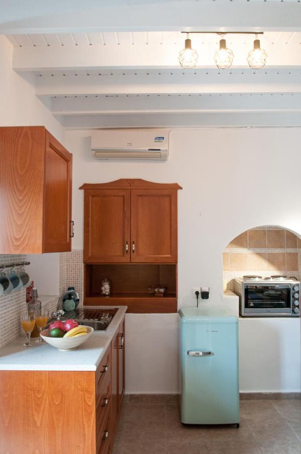 Luca'S Houses Chalki Town Exterior foto